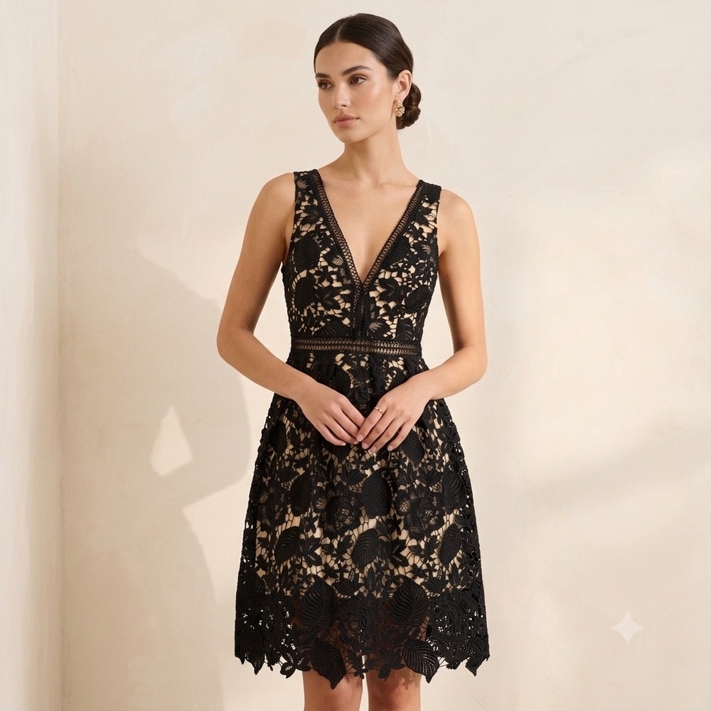 NWT Romeo + Juliet Couture Black Lace Mini Dress Wedding Party Luxe Chic Sz L